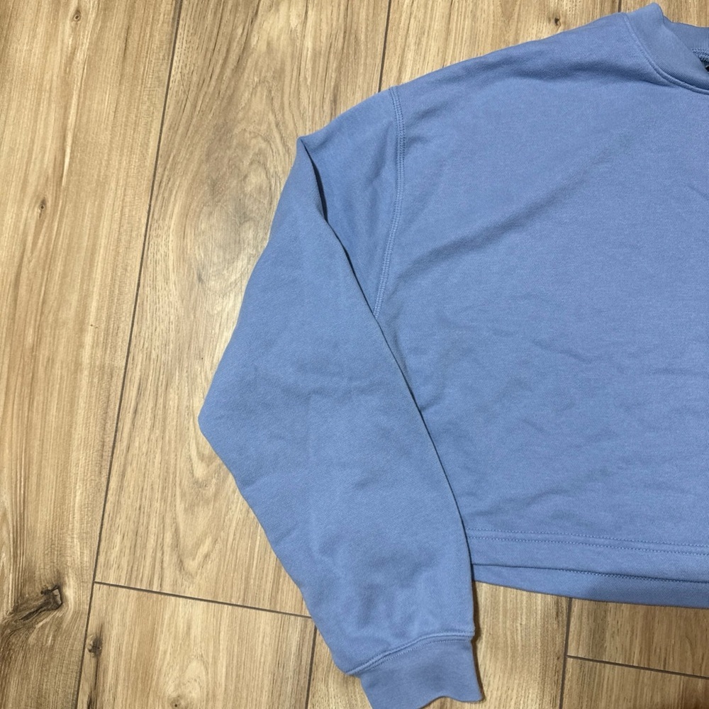 New Balance Women's Coastal Fleece Crew Top Dusk Shower MSRP $80 Size XS - Picture 7 of 10